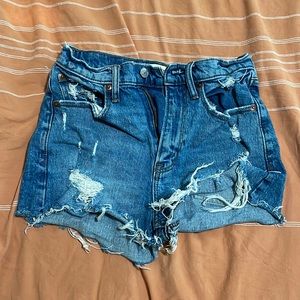 Abercrombie and Fitch the mom short high rise size 00/24